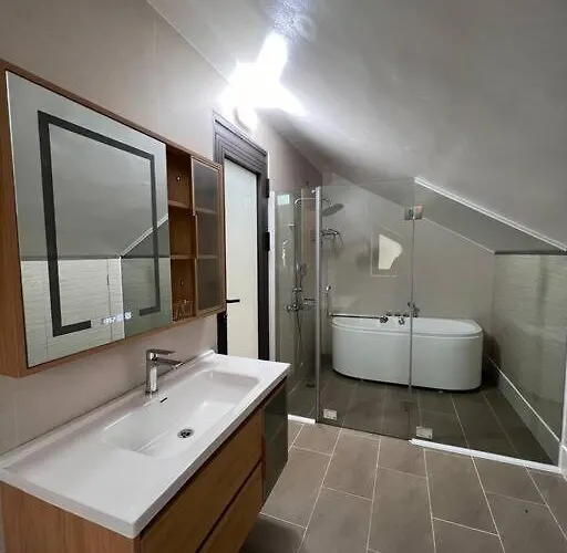 Rosemary's Hi Villa